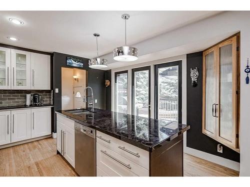 1932 Georgia Street Sw, Calgary, AB - Indoor Photo Showing Kitchen With Upgraded Kitchen