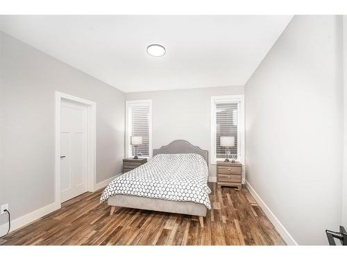 176 Kinniburgh Way, Chestermere, AB - Indoor Photo Showing Bedroom