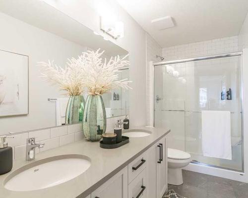 258 South Shore Court, Chestermere, AB - Indoor Photo Showing Bathroom