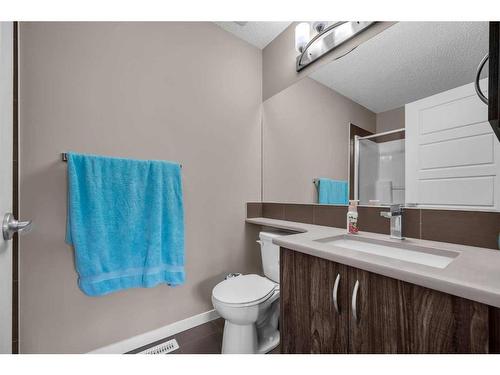 207 Nolanlake Villas Nw, Calgary, AB - Indoor Photo Showing Bathroom