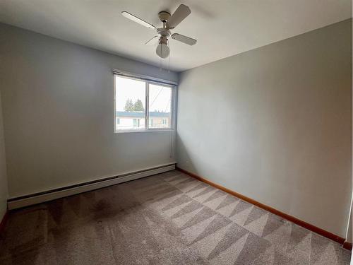 15-2020 16 Avenue Nw, Calgary, AB - Indoor Photo Showing Other Room