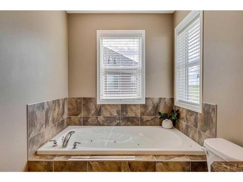 56 Windgate Close Sw, Airdrie, AB - Indoor Photo Showing Bathroom