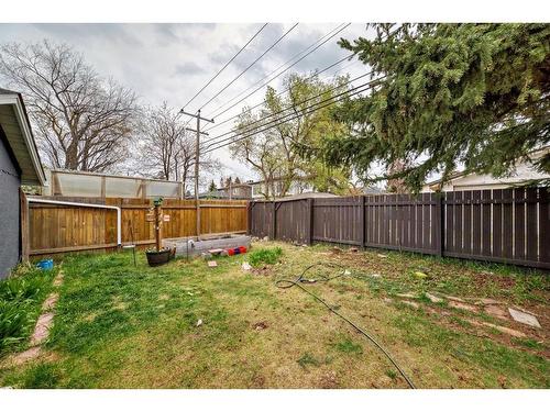 423 33 Avenue Nw, Calgary, AB - Outdoor With Backyard