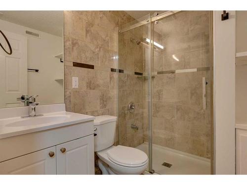 504-5660 23 Avenue Ne, Calgary, AB - Indoor Photo Showing Bathroom