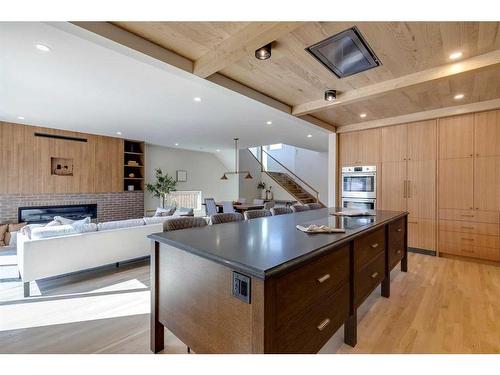 510 7 Street Ne, Calgary, AB - Indoor Photo Showing Kitchen