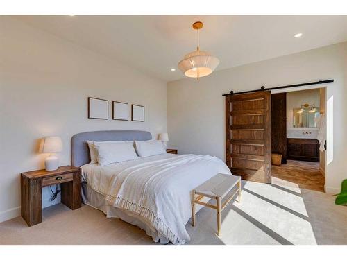 510 7 Street Ne, Calgary, AB - Indoor Photo Showing Bedroom