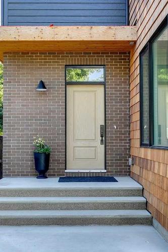 510 7 Street Ne, Calgary, AB - Indoor Photo Showing Other Room