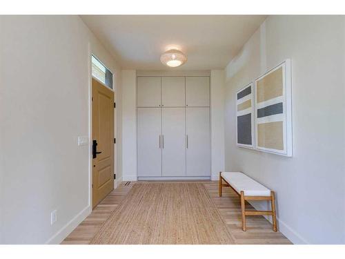 510 7 Street Ne, Calgary, AB - Indoor Photo Showing Other Room