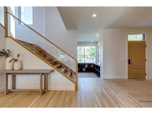 510 7 Street Ne, Calgary, AB - Indoor Photo Showing Dining Room