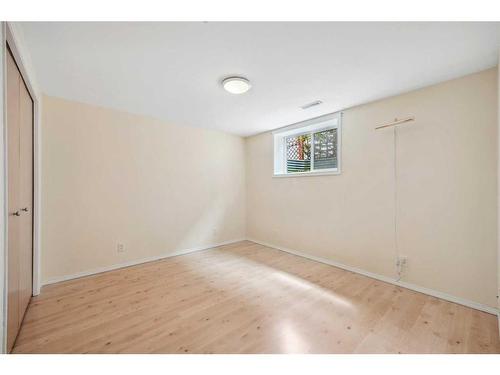 47 Rosetree Road Nw, Calgary, AB - Indoor Photo Showing Other Room