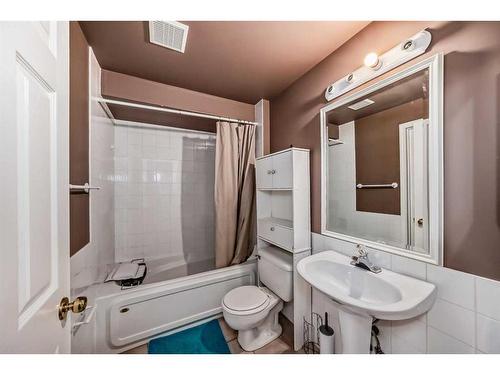 154 Douglas Glen Close Se, Calgary, AB - Indoor Photo Showing Bathroom