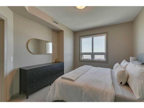 3004-210 15 Avenue Se, Calgary, AB - Indoor Photo Showing Bedroom