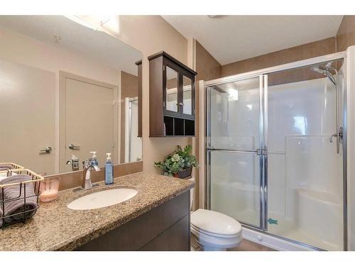 3004-210 15 Avenue Se, Calgary, AB - Indoor Photo Showing Bathroom