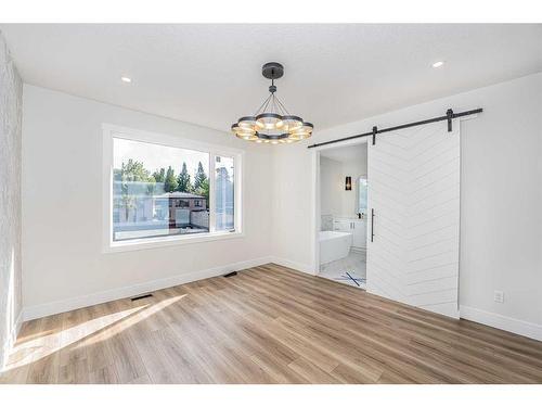 3304 3 Street Nw, Calgary, AB - Indoor Photo Showing Other Room