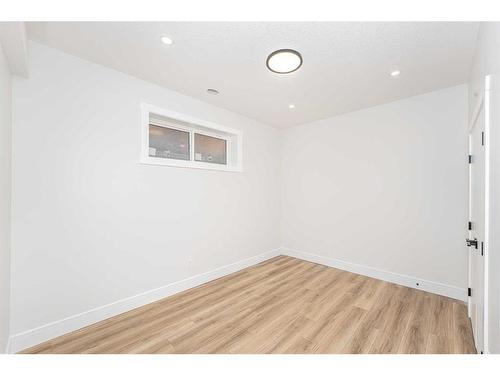 3304 3 Street Nw, Calgary, AB - Indoor Photo Showing Other Room