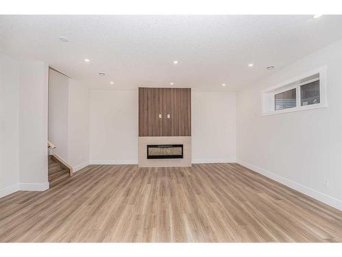 3304 3 Street Nw, Calgary, AB - Indoor