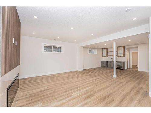 3304 3 Street Nw, Calgary, AB - Indoor