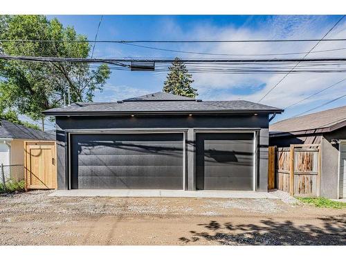 3304 3 Street Nw, Calgary, AB - Outdoor