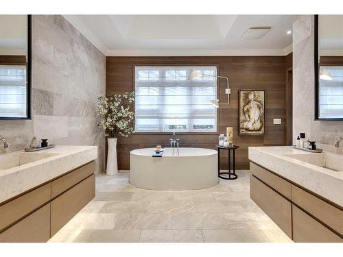 3811 9 Street Sw, Calgary, AB - Indoor Photo Showing Bathroom