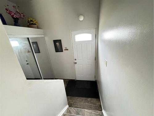 5116 8 Avenue Se, Calgary, AB - Indoor Photo Showing Other Room