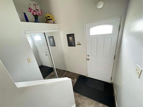 5116 8 Avenue Se, Calgary, AB - Indoor Photo Showing Other Room