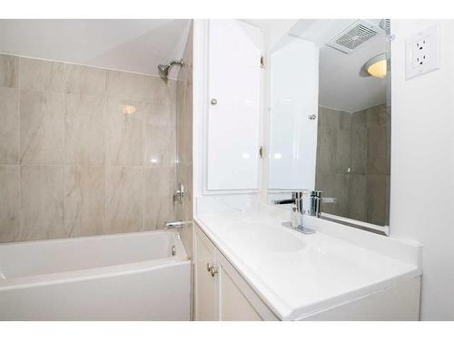 107 Dovertree Place Se, Calgary, AB - Indoor Photo Showing Bathroom