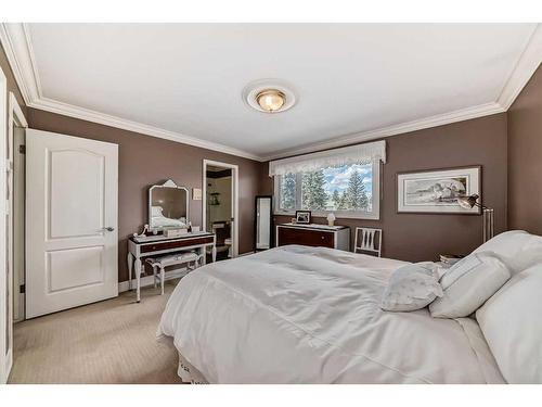 10 Lake Rosen Place Se, Calgary, AB - Indoor Photo Showing Bedroom