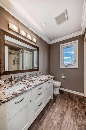 10 Lake Rosen Place Se, Calgary, AB - Indoor Photo Showing Bathroom
