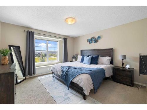 20 Evansborough Common Nw, Calgary, AB - Indoor Photo Showing Bedroom