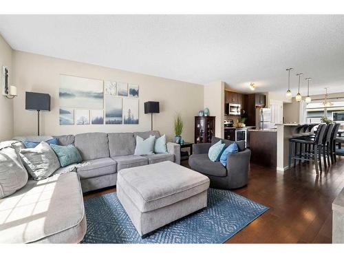 20 Evansborough Common Nw, Calgary, AB - Indoor Photo Showing Living Room