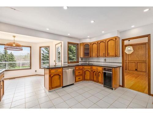 157 Blueridge Rise, Rural Rocky View County, AB - Indoor Photo Showing Kitchen