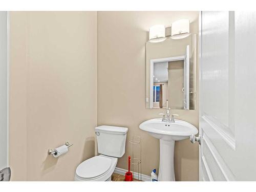 142 Silverado Bank Circle Sw, Calgary, AB - Indoor Photo Showing Bathroom