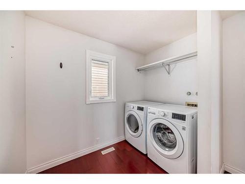 289 Macewan Park View Nw, Calgary, AB - Indoor Photo Showing Laundry Room