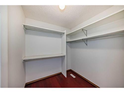 289 Macewan Park View Nw, Calgary, AB - Indoor With Storage