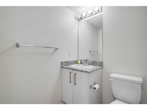 2215-4641 128 Avenue Ne, Calgary, AB - Indoor Photo Showing Bathroom