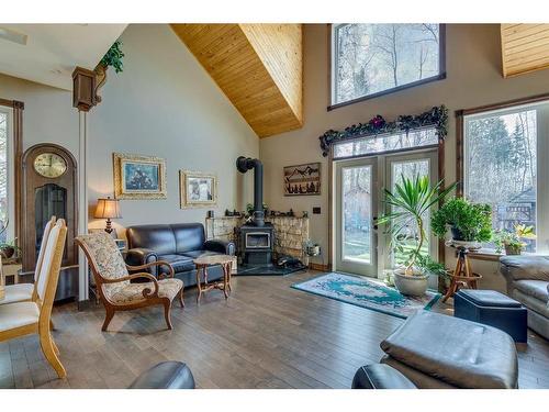 917 Sunhaven Way, Sunbreaker Cove, AB - Indoor Photo Showing Living Room With Fireplace