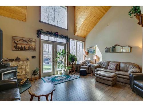 917 Sunhaven Way, Sunbreaker Cove, AB - Indoor Photo Showing Living Room With Fireplace