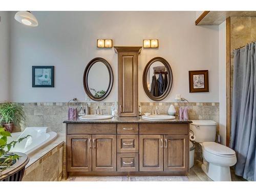 917 Sunhaven Way, Sunbreaker Cove, AB - Indoor Photo Showing Bathroom