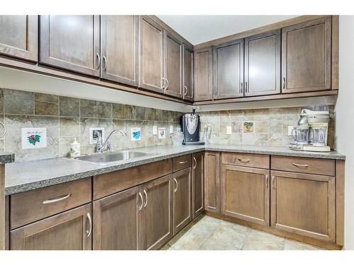 917 Sunhaven Way, Sunbreaker Cove, AB - Indoor Photo Showing Kitchen