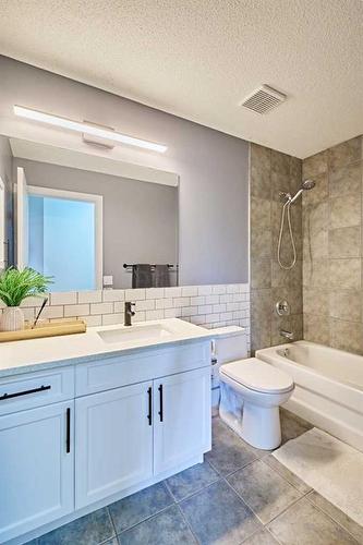 160 Strathridge Place West, Calgary, AB - Indoor Photo Showing Bathroom