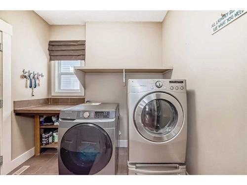 1589 Copperfield Boulevard Se, Calgary, AB - Indoor Photo Showing Laundry Room