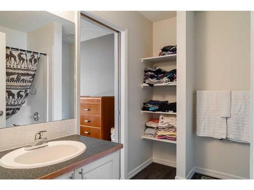186 Coverton Close Ne, Calgary, AB - Indoor Photo Showing Bathroom