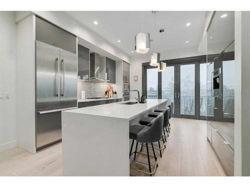 2505 21 Street Sw, Calgary, AB - Indoor Photo Showing Kitchen With Upgraded Kitchen