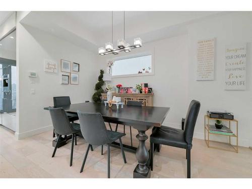 2505 21 Street Sw, Calgary, AB - Indoor Photo Showing Dining Room