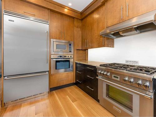 303-1407 Kensington Close Nw, Calgary, AB - Indoor Photo Showing Kitchen