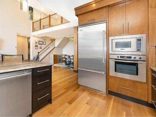 303-1407 Kensington Close Nw, Calgary, AB - Indoor Photo Showing Kitchen