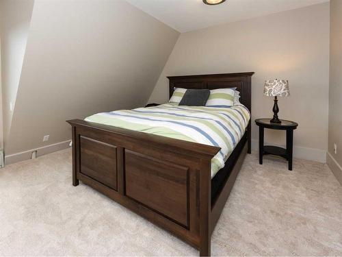 303-1407 Kensington Close Nw, Calgary, AB - Indoor Photo Showing Bedroom