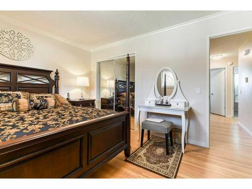 10828 Shamrock Place Sw, Calgary, AB - Indoor Photo Showing Bedroom