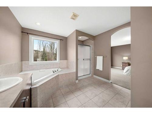 11751 Valley Ridge Boulevard Nw, Calgary, AB - Indoor Photo Showing Bathroom