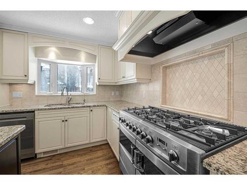 256 Sirocco Place, Calgary, AB - Indoor Photo Showing Kitchen With Upgraded Kitchen